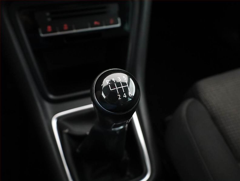 Volkswagen Sharan (2014) 2.0 TDI, 7 míst, Navi - fotka 13 z 21