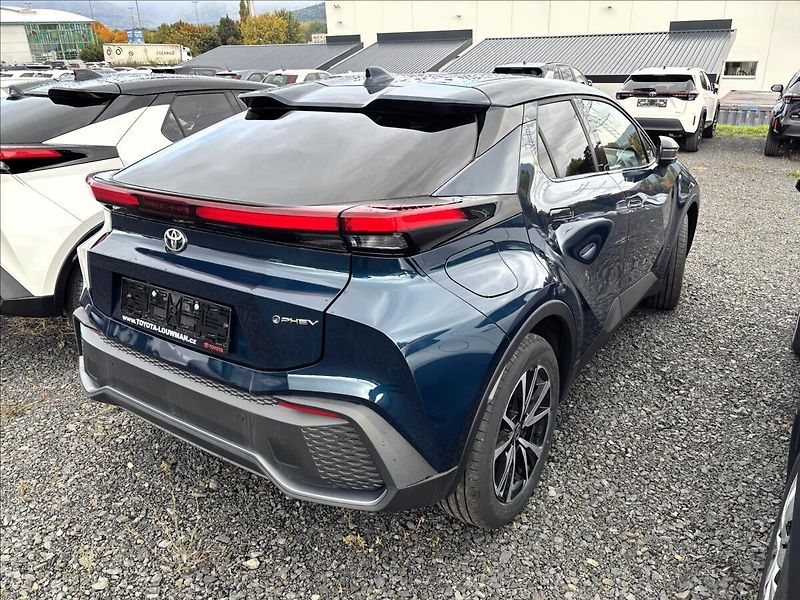 Toyota C-HR 1,8   Style HEV CVT - fotka 6 z 8