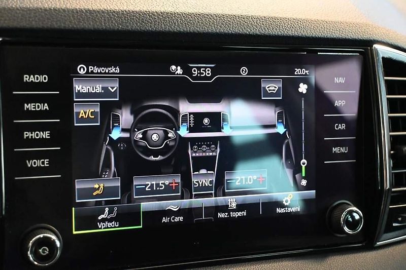 Škoda Karoq (2024) 2.0 4x4 DSG LED TOUR Virtual K - fotka 21 z 33