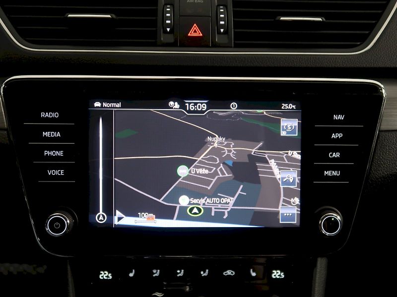 Škoda Superb (2022) STYLE 2.0TSI 140KW - fotka 27 z 39