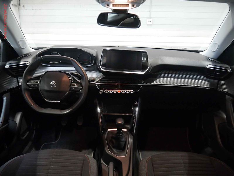 Peugeot 2008 (2021) 1.2 PT, 2.maj,ČR, servis - fotka 8 z 18