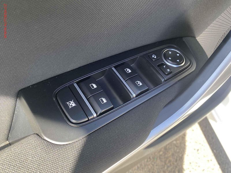 Kia Ceed (2024) 1.5 T-GDi SW, 1.maj,ČR, TOP - fotka 13 z 18
