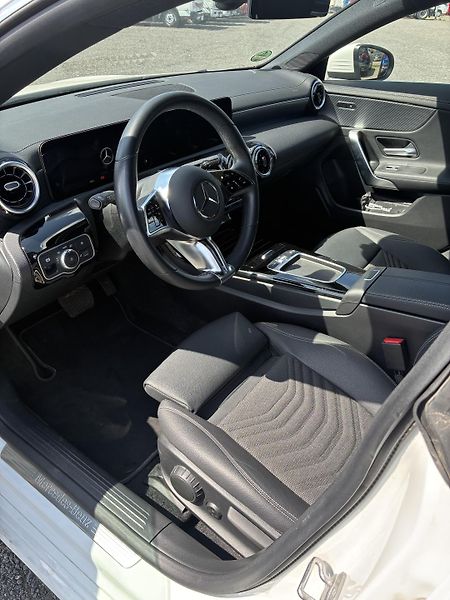 Mercedes-Benz CLA (2024) 200d shooting brake - fotka 10 z 15