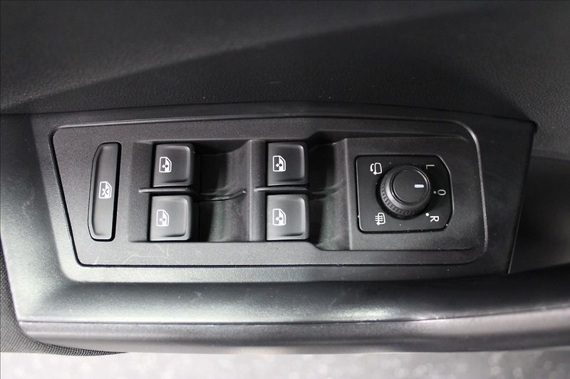 Volkswagen T-Roc 1,6 TDI 1. Majitel CZ TOP - fotka 13 z 35