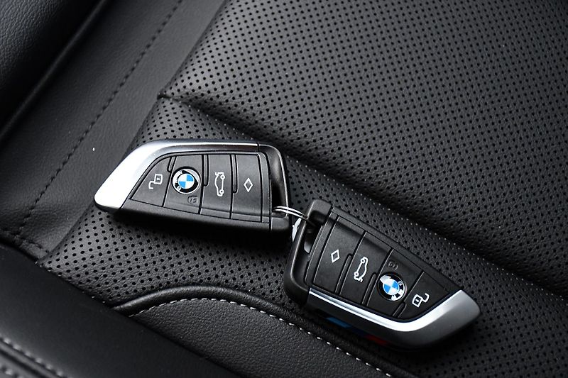 BMW Řada 3 320d xD Head-up MSPORT ČR - fotka 39 z 41