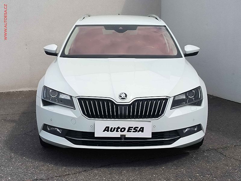 Škoda Superb (2016) 1.6 TDi, Style, DSG, bixen - fotka 2 z 23