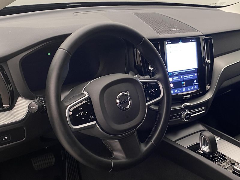 Volvo XC60 B5 AWD DARK PLUS AUT - fotka 19 z 53