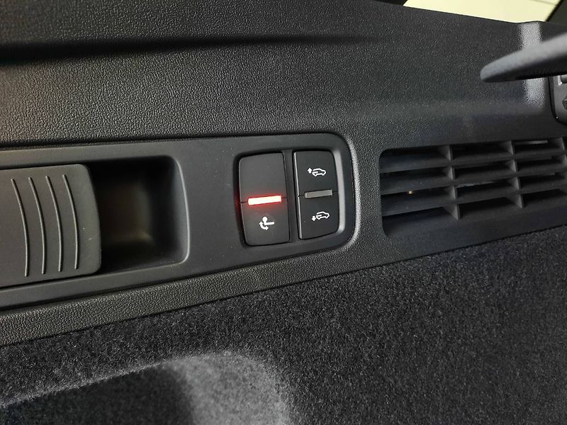 Audi Q5 (2025) 2.0 TDI quattro (150kW/204k) S - fotka 22 z 25