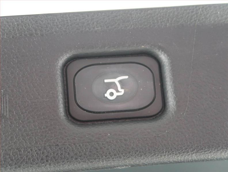 Ford S-MAX (2022) Titanium Hybrid - fotka 17 z 24