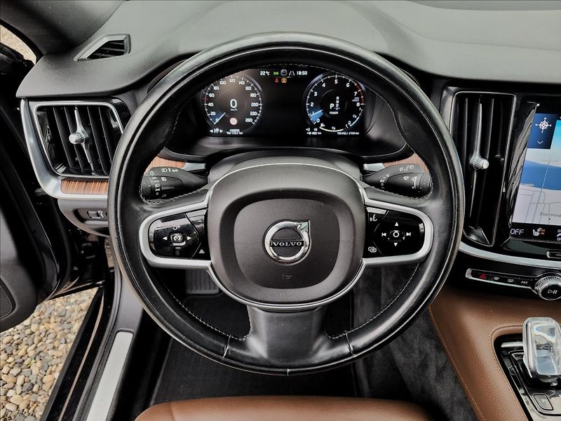 Volvo V60 2,0 T6 ,AWD,Inscription,kůže - fotka 20 z 50