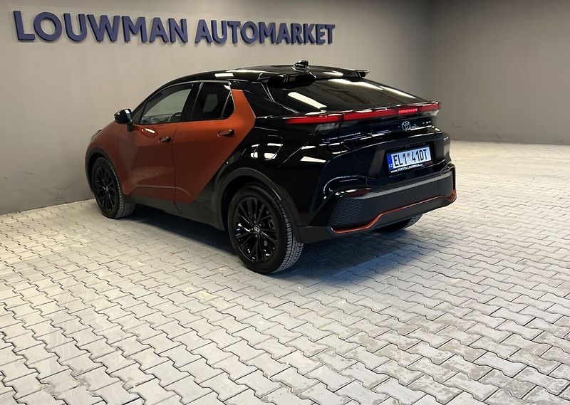 Toyota C-HR 2,0 PHEV TOKYO EDITION - fotka 18 z 19