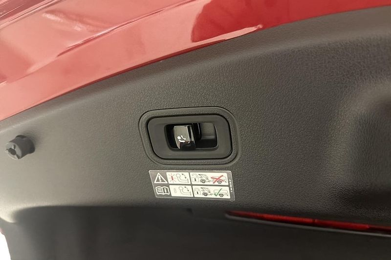 Mercedes-Benz CLE 300 4M AMG 360 HuD Pano Venti - fotka 22 z 23