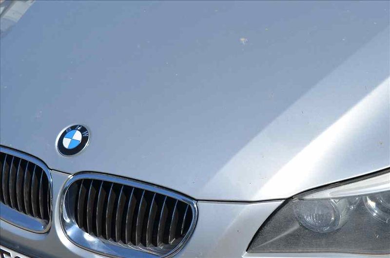 BMW Řada 5 (2008) 560 TOURING - fotka 24 z 33