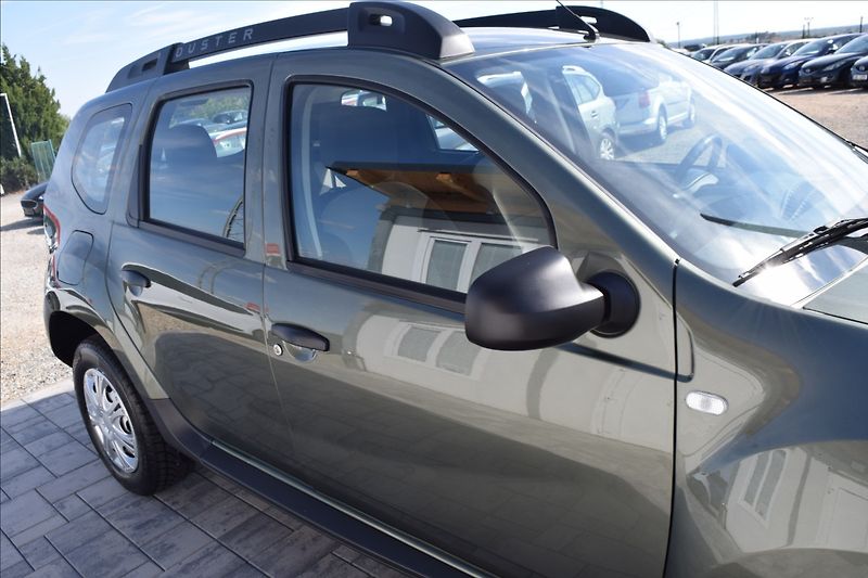 Dacia Duster 1,6 I 77KW NÍZKÉ KM 2XKOLA TOP - fotka 9 z 44