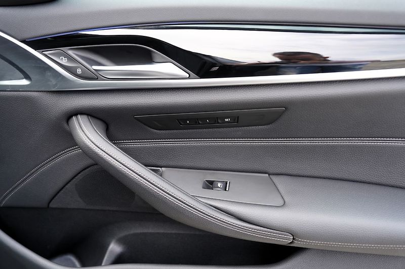 BMW Řada 5 540d xDrive M sport/Lasery - fotka 22 z 50