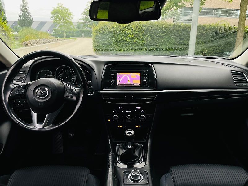 Mazda 6 2.0i MANUÁL SENZORY SERVISKA - fotka 22 z 45