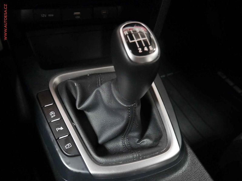 Kia Ceed (2023) 1.5 T-GDI, 1.maj,ČR, servis - fotka 16 z 20