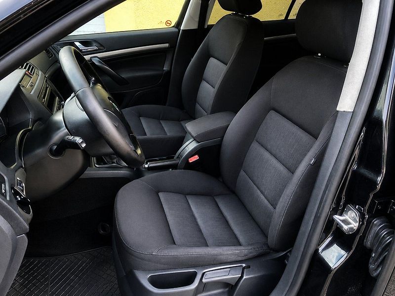 Škoda Octavia 2,0TDi (103kW)*STK DO 8/2028* - fotka 10 z 14