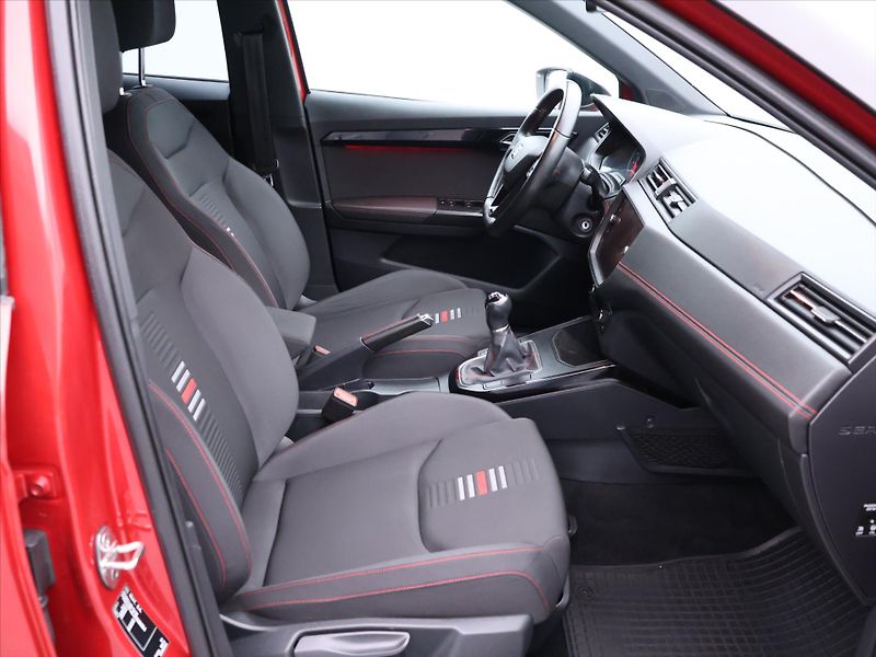 Seat Arona 1,5 TSI FR 110kW EVO CZ - fotka 14 z 32