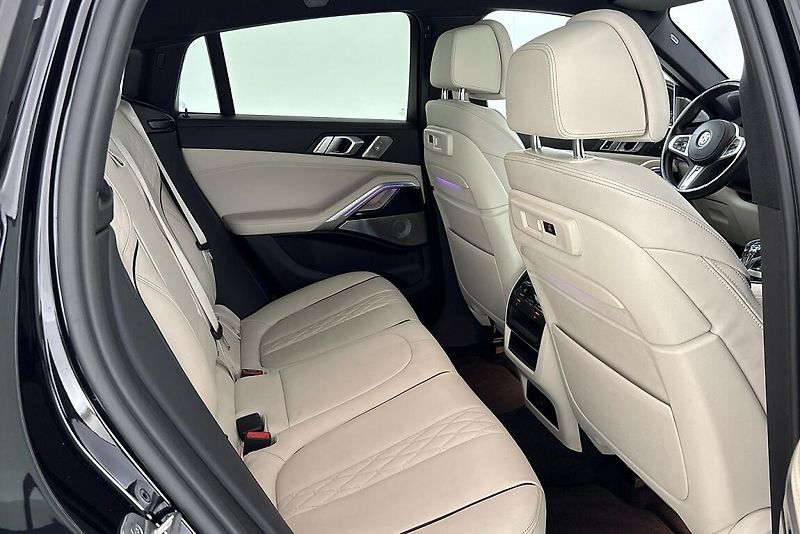 BMW X6 xDrive40d - fotka 14 z 29