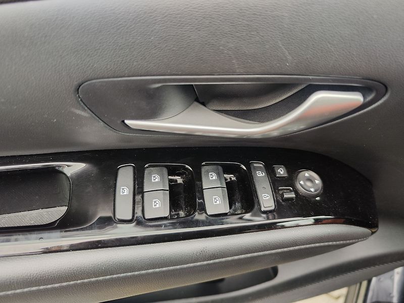 Hyundai Tucson 1.6 T-GDI/110kW Smart Navi DCT - fotka 32 z 34