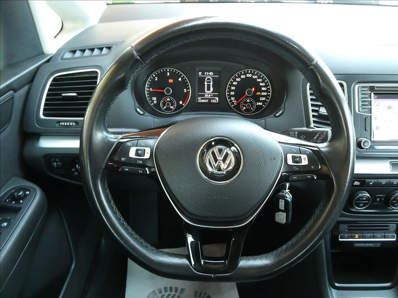 Volkswagen Sharan 2,0 TDi 110kW webasto, 2x kola - fotka 33 z 50