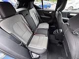 Volvo XC40 T2 FWD MOMENTUM // 1. maj. - náhled 22