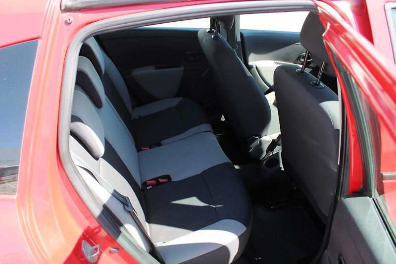 Renault Clio (2011) 1,2i EL.OKNA ABS SERVO CENTRÁL - fotka 12 z 16