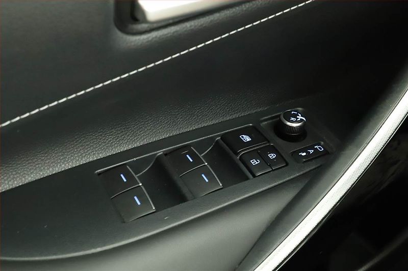 Toyota Corolla (2022) Comfort 1.8 Hybrid - fotka 9 z 15
