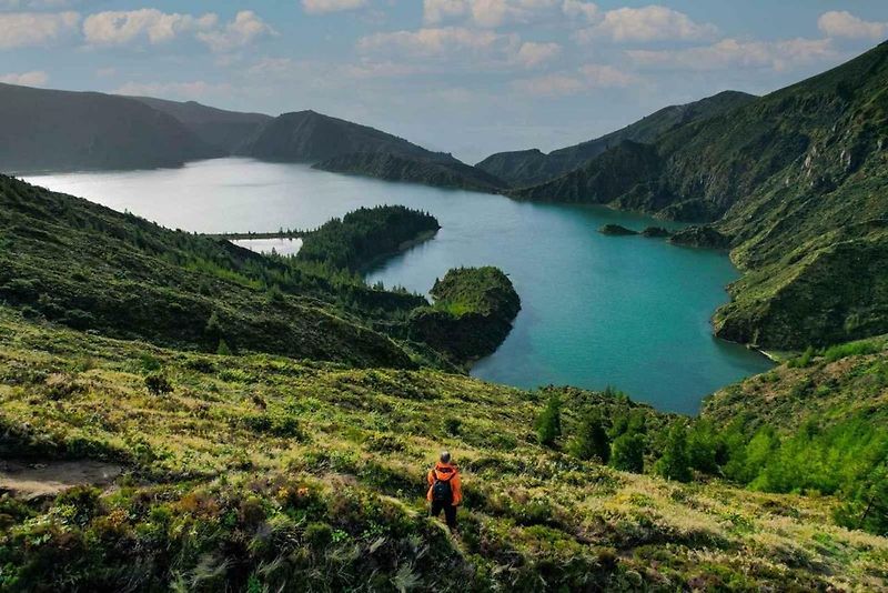 Sopečné jezero Lagoa do Fogo.