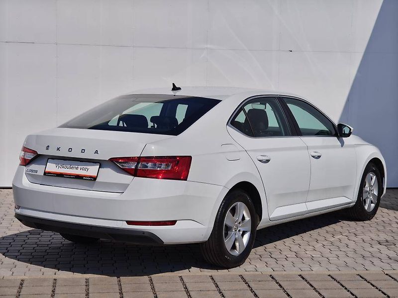 Škoda Superb Ambition 7DSG 2,0TDI - fotka 2 z 23