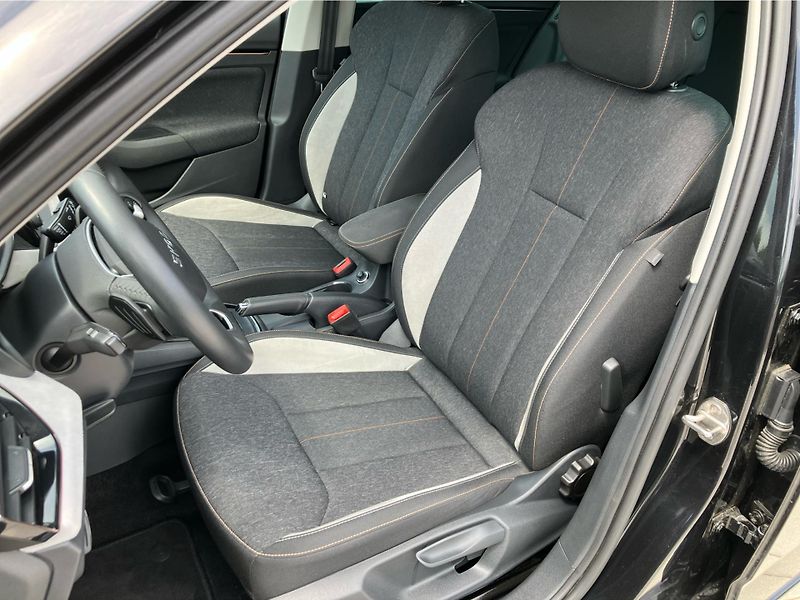Škoda Scala 1.0 TSI 85kW TOP SELECTION DSG - fotka 25 z 30