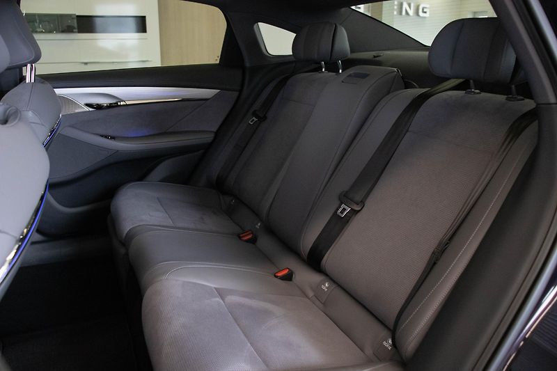 Voyah PASSION (2025) PHEV 4x4 - fotka 15 z 18