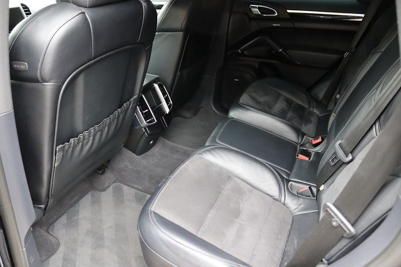 Porsche Cayenne S DIESEL 4.2 V8 283kW 4X4 DPH - fotka 40 z 50