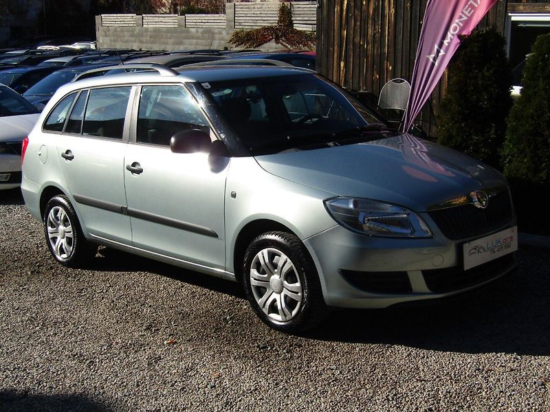 Škoda Fabia (2012) 1.2 12v 44kW ZIMNÍ PNEU - fotka 7 z 34