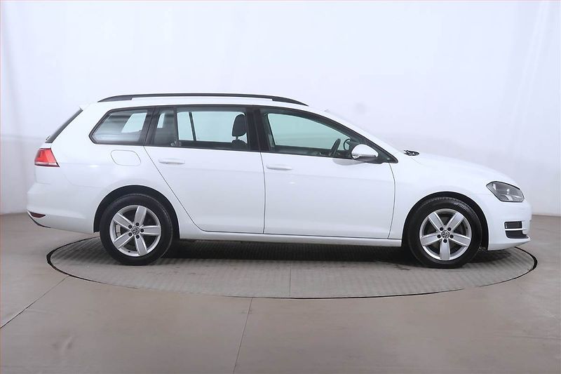 Volkswagen Golf (2016) 1.6 TDI, Serv.kniha, Tempomat - fotka 6 z 17