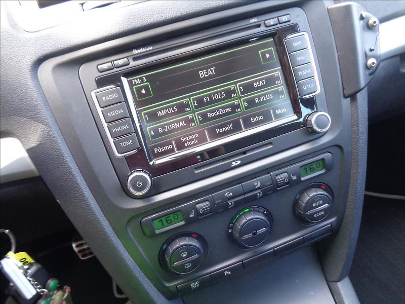 Škoda Octavia 2,0   scout - fotka 12 z 18