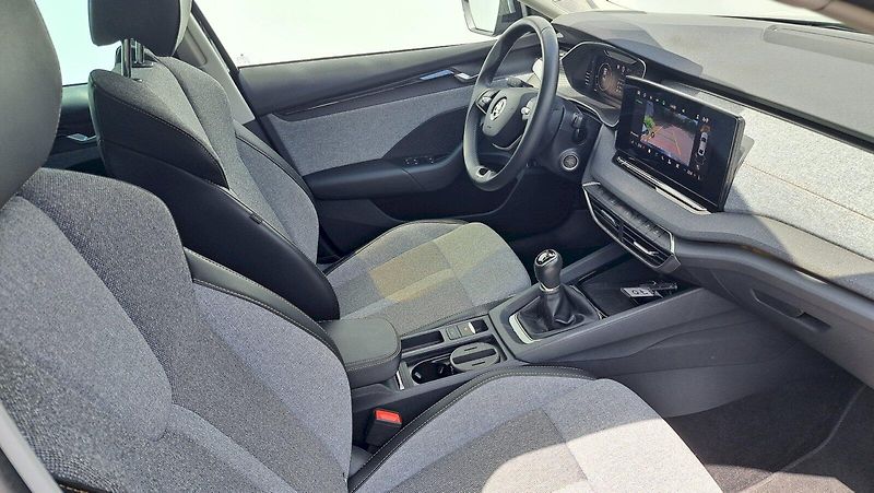 Škoda Octavia (2024) Top Selection 1,5 TSI 110 kW - fotka 15 z 23