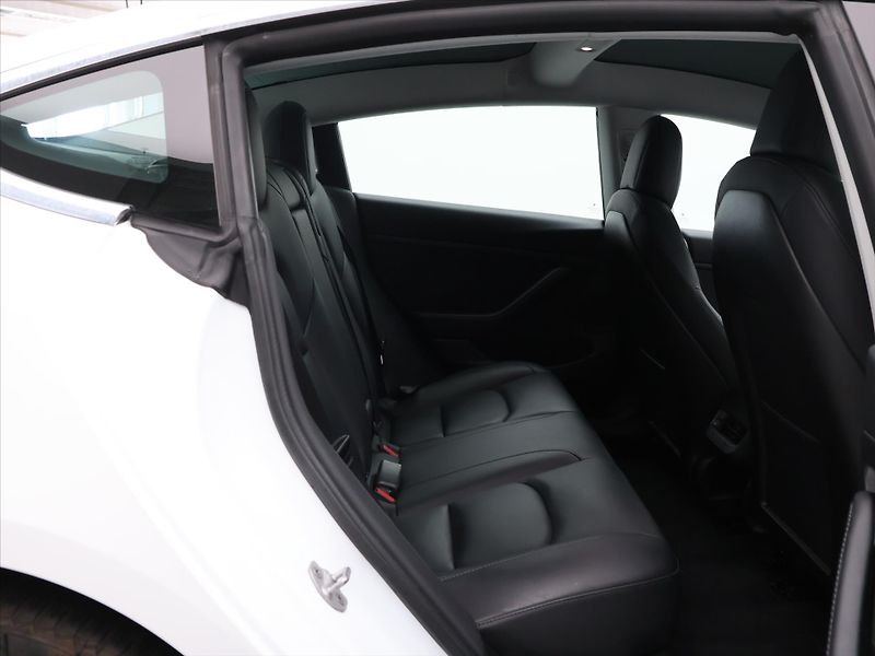 Tesla Model 3 239kW Standard Range+ EAP - fotka 13 z 30