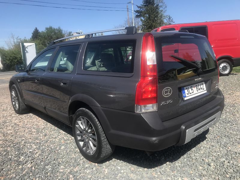 Volvo XC70 2.4 D5 136 KW,AWD,AUTOMAT - fotka 7 z 16