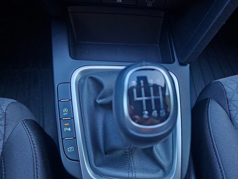Kia Ceed (2023) SW 1.5T-GDI 118kW -1.MAJITEL - fotka 18 z 39