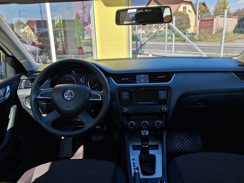 Škoda Octavia (2014) 2,0TDi 110kw ČR  DSG VYHŘ. SED - fotka 21 z 35