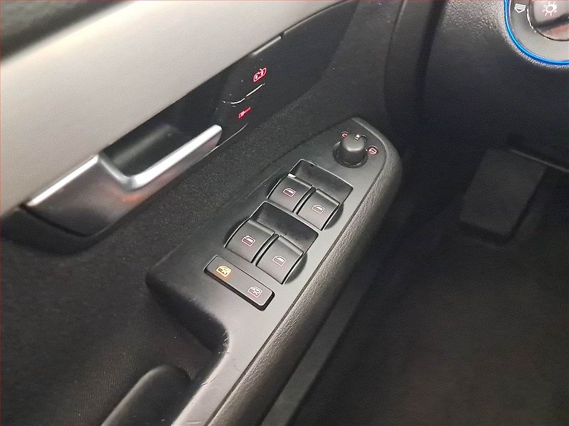 Audi A4 (2007) 2.0 TDI, 4X4, Tempomat - fotka 17 z 19