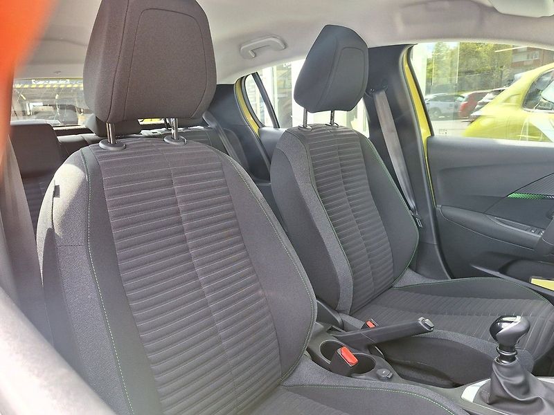 Peugeot 208 (2026) STYLE 1.2 TURBO 100k MAN6 - fotka 15 z 21