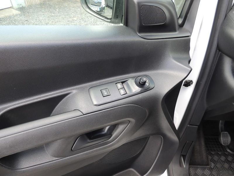 Fiat Dobló cargo (2023) 1.5HDi,L2,ČR,1.majitel - fotka 21 z 30