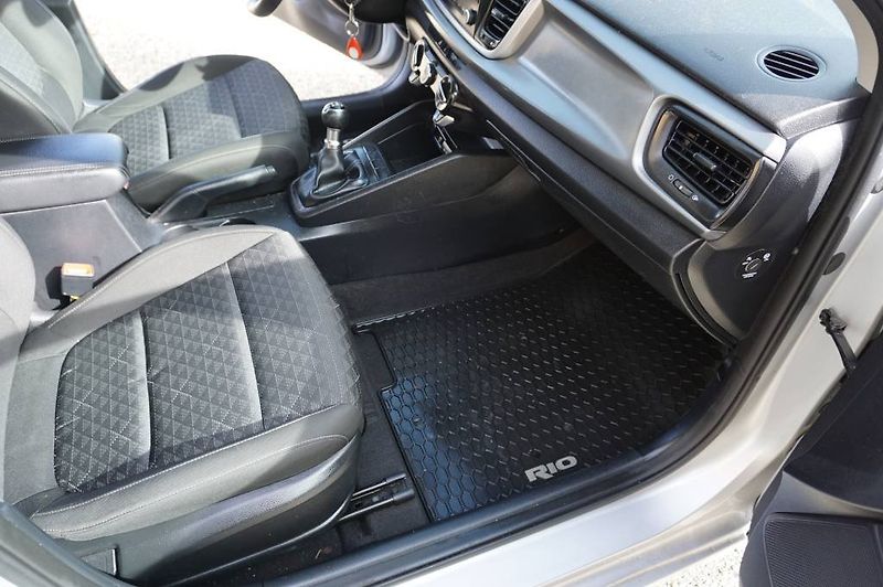 Kia Rio (2021) 1,2 1MAJ NOVÉ V ČR - fotka 17 z 28
