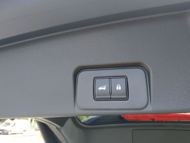 Nissan X-Trail E-POWER e-4ORCE N-TREK SKLADEM - fotka 29 z 29