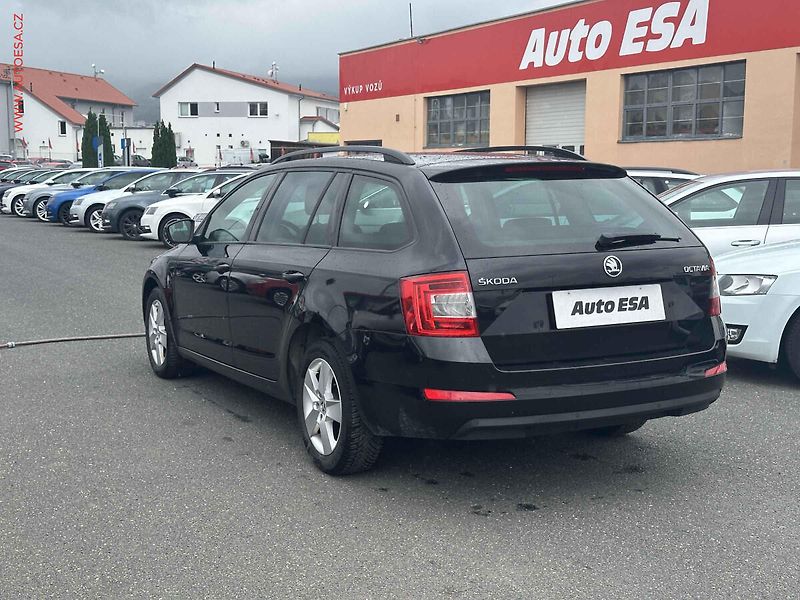 Škoda Octavia (2015) 1.2 TSi, Ambition, park. - fotka 6 z 16