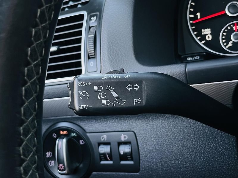 Volkswagen Touran 2.0TD MAN 7MÍST SERVISKA TAŽNÉ - fotka 41 z 48