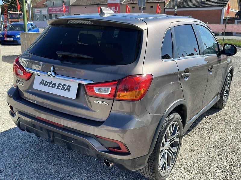Mitsubishi ASX (2018) 1.6MIVEC, 2.maj,ČR, Xenon - fotka 4 z 20